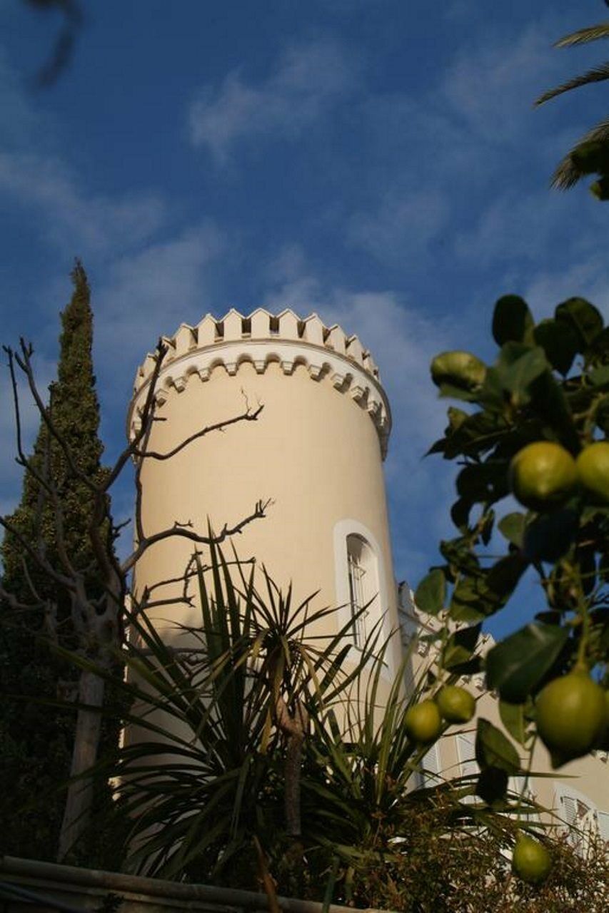 Hotel Chateau De La Tour Кан Екстериор снимка